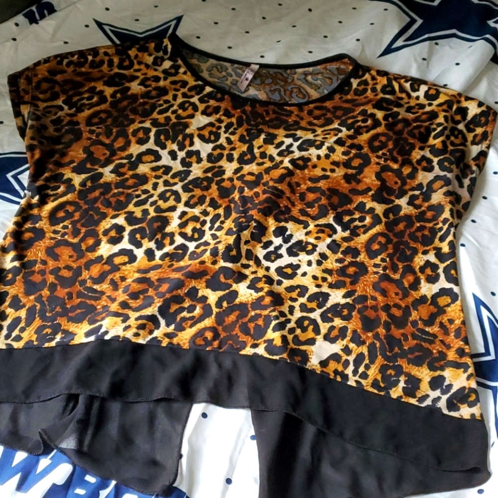 Leopard print sheer back shirt
